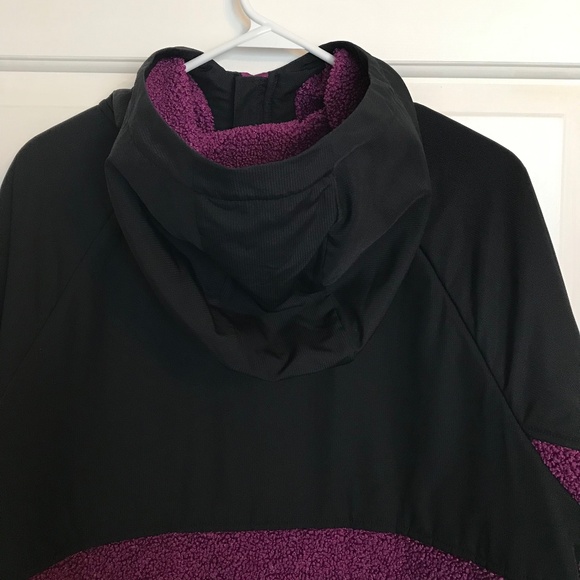 Under Armour Mission Boucle Andrack Hooded Jacket Coat Size L Black Purple - Picture 6 of 9